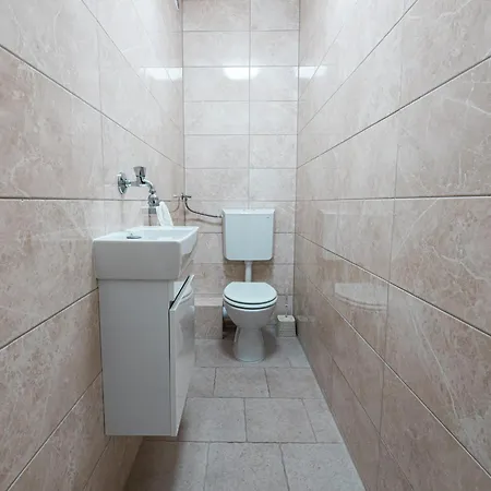 Ancalagon Apartment